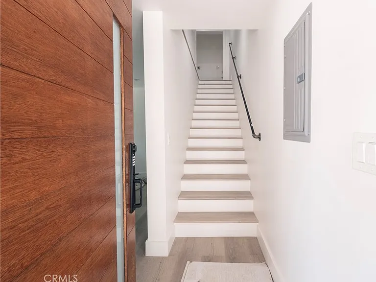 1571 Ricardo #2 — Photo 26