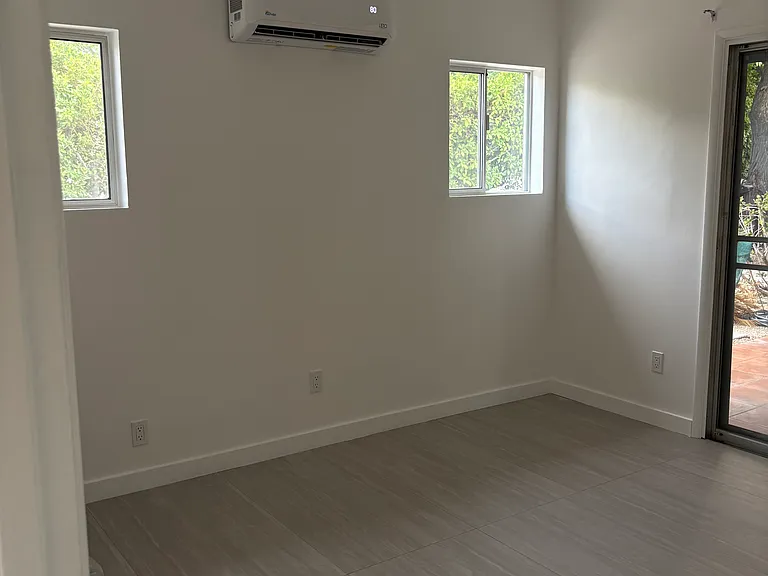 68286 Grandview Ave #B — Photo 8