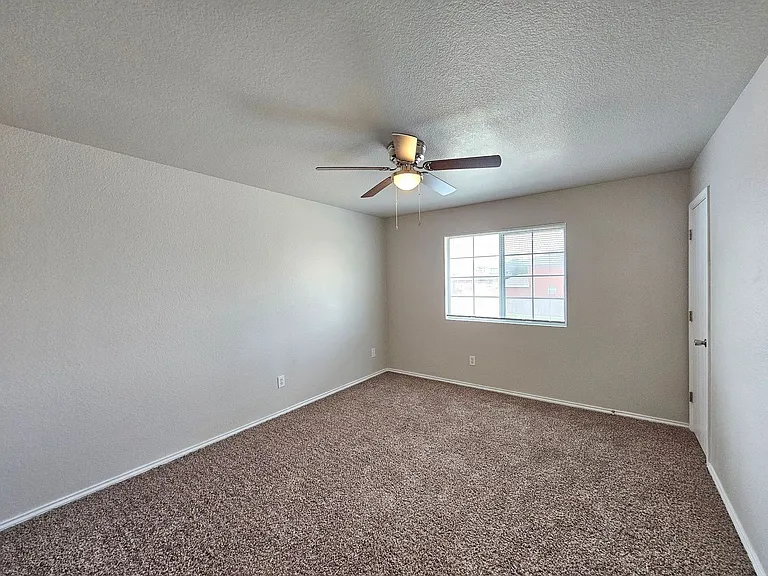 4005 Nadine Dr #D — Photo 12