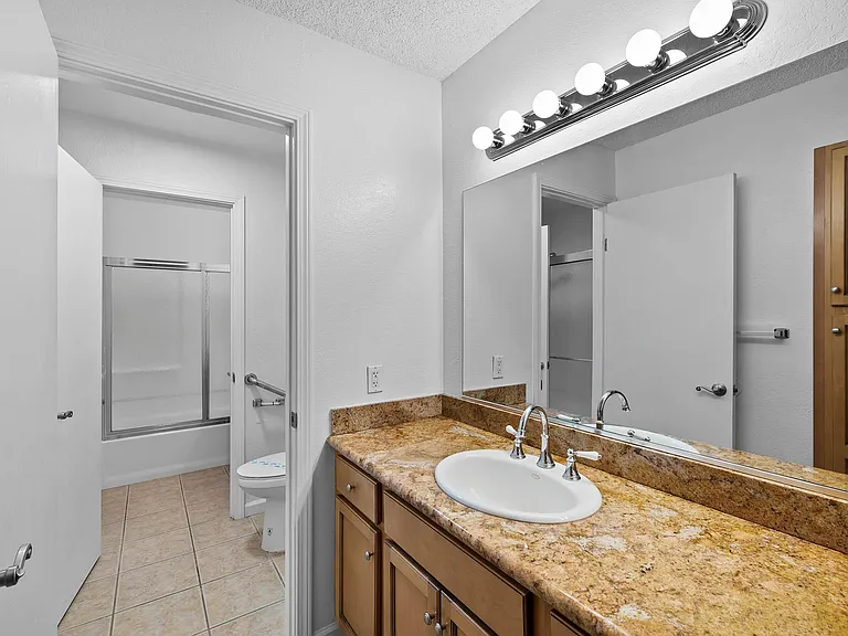 54 Quay Ct — Photo 65