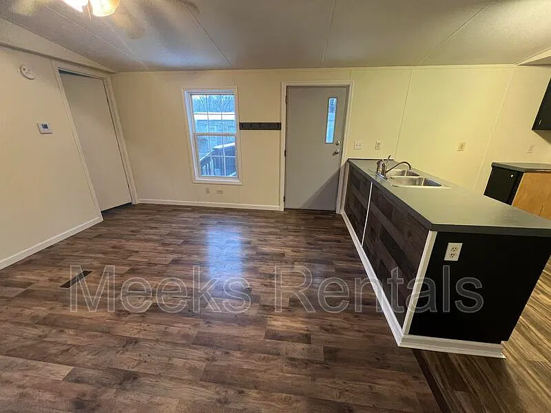 2 bed, 1.0 bath, 1000 sqft, $875 — Photo 4