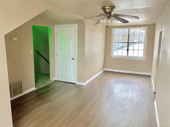 5th image of 110 S Wortman Ave