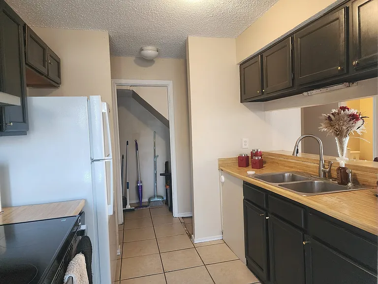 5236 Meadow Fld #3 — Photo 8