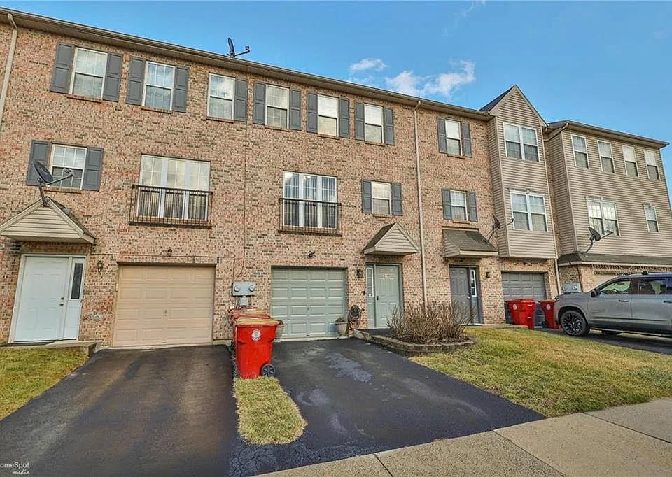 1st image of 2440 Gillian Ln