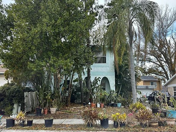 2nd image of 2048 Loma Linda Way S