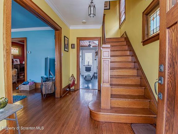 4th image of 615 Stafford Ave