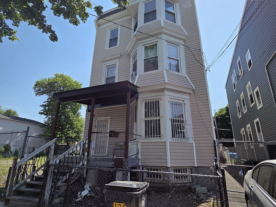 1st image of 136 S 11th St #1