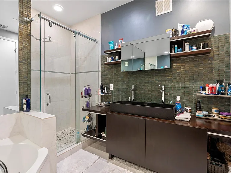 832 NE 19th Ave #832 — Photo 15