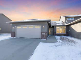 5507 S Yarrow Trl, Sioux Falls, SD 57108