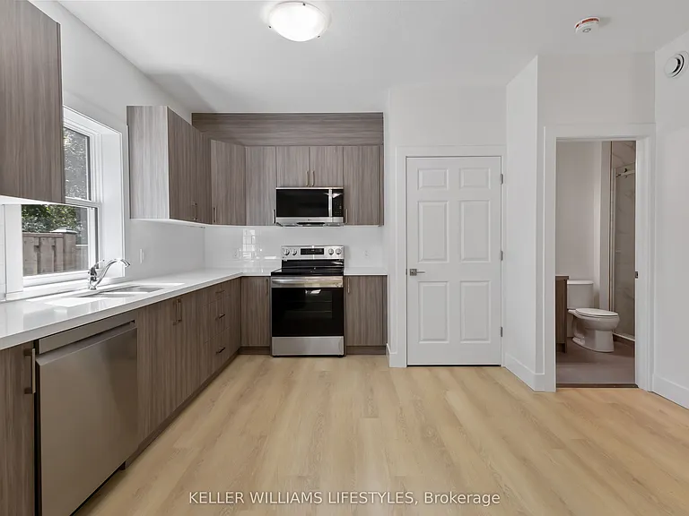 178 Woodward Ave #D — Photo 11