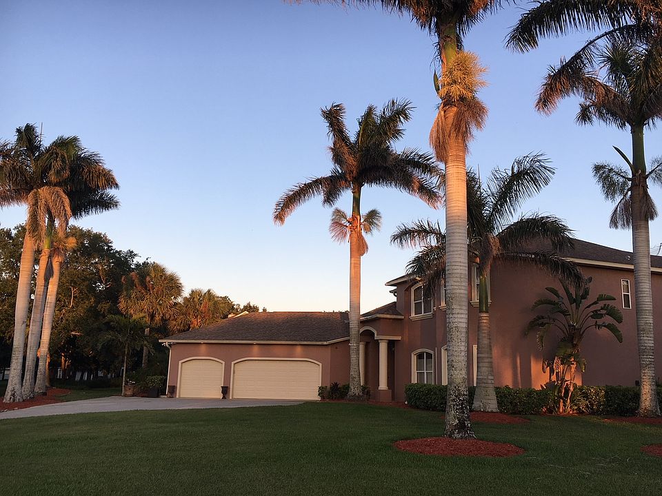 1st image of 2217 Royal Oaks Dr