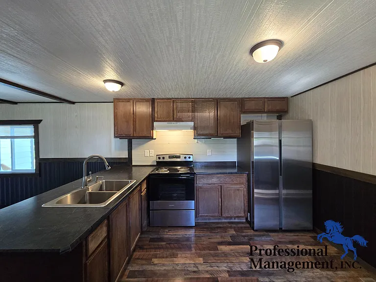 1620 Valley Dr — Photo 5