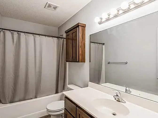 303 Pinto Cir #2