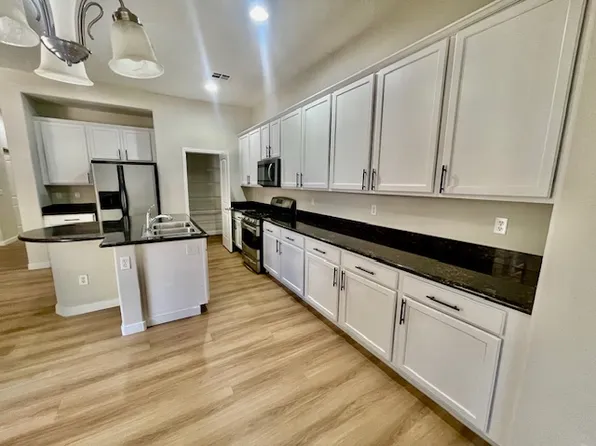 6541 Grand Concourse St, Las Vegas, NV 89166