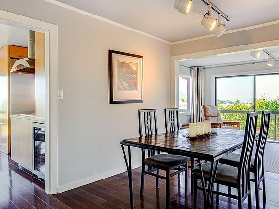 4th image of 6 Farvue Road