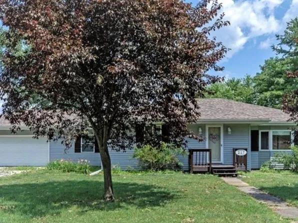 217 S East St, Loami, IL 62661
