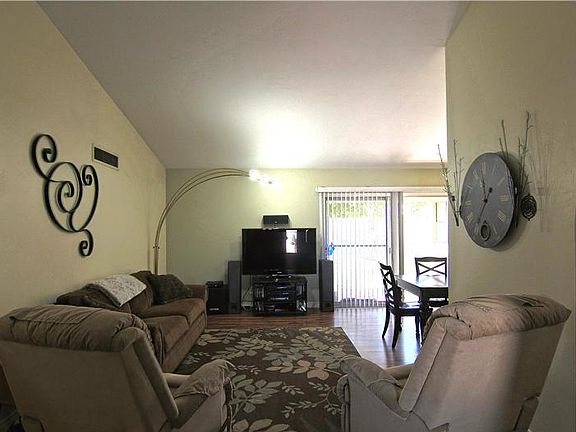 2nd image of 2113 W Straford Dr