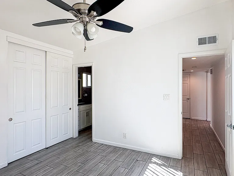 4202 N 27th St #11 — Photo 8
