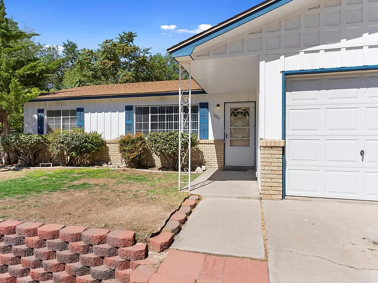 10217 Santa Paula Ave NE — Photo 4