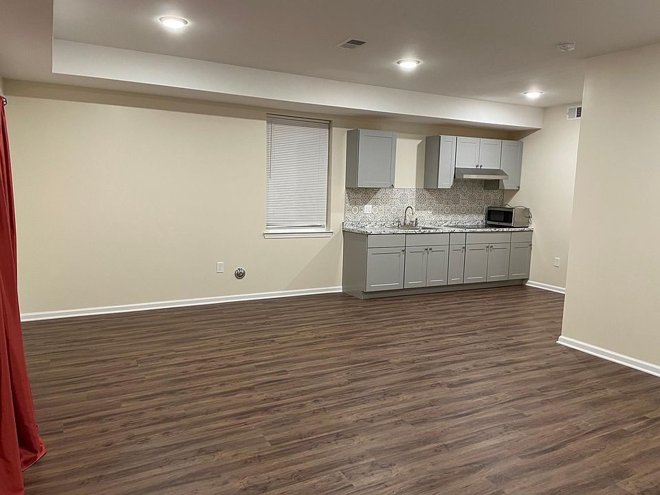 2nd image of 162 2nd Ave #1
