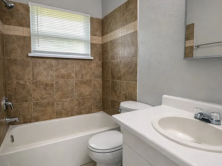 1204 E Chilkoot Ave #A — Photo 4