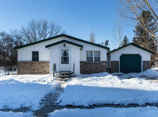 809 4th St SE, Barnesville, MN 56514