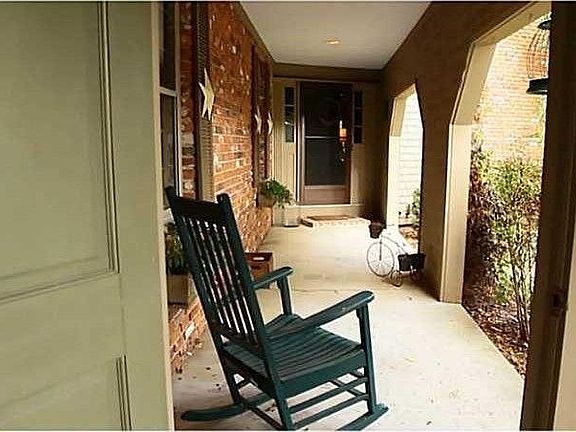 2nd image of 135A Sharpe St