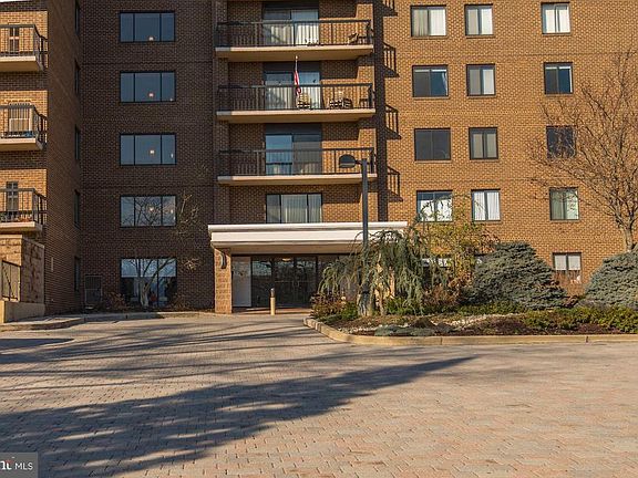 3rd image of 200 N Pickett St APT 613