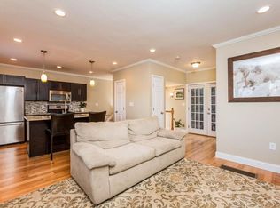 9 Lisbeth St, Lexington, MA 02420