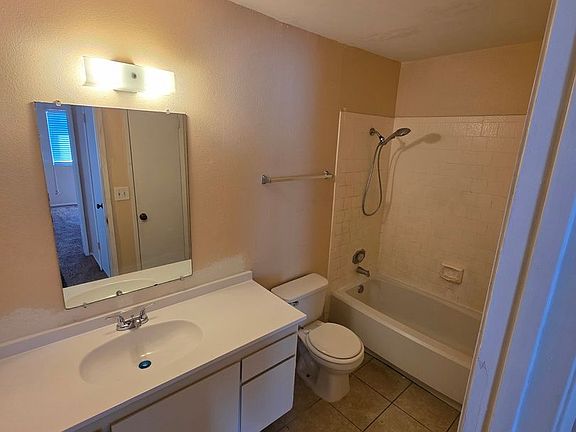 5th image of 3270-3278 Denver Ave #8A
