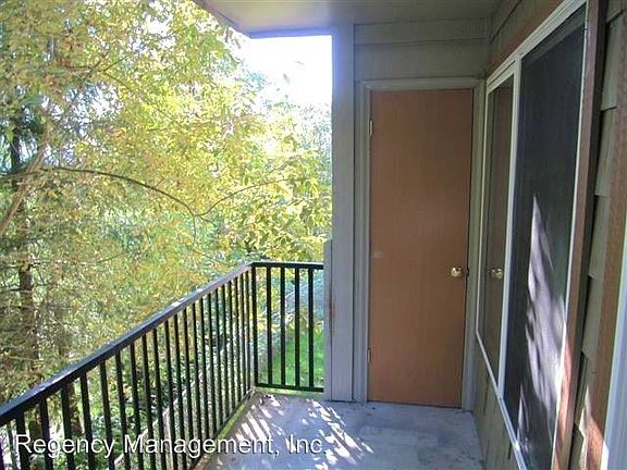 3rd image of 206 Teresa Way APT 21