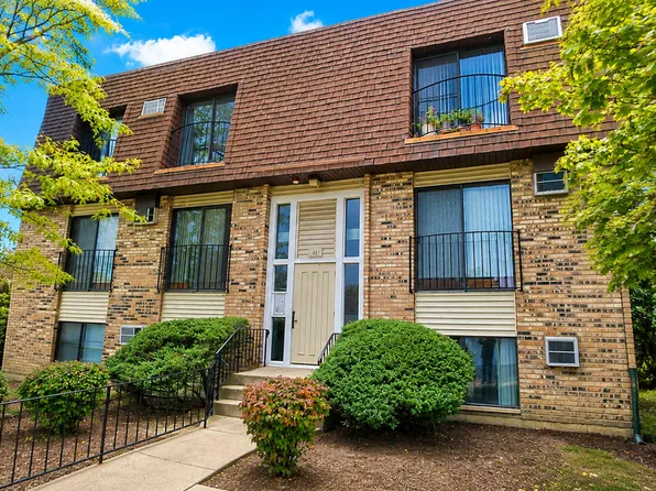 181 N Waters Edge Dr APT 202, Glendale Heights, IL 60139