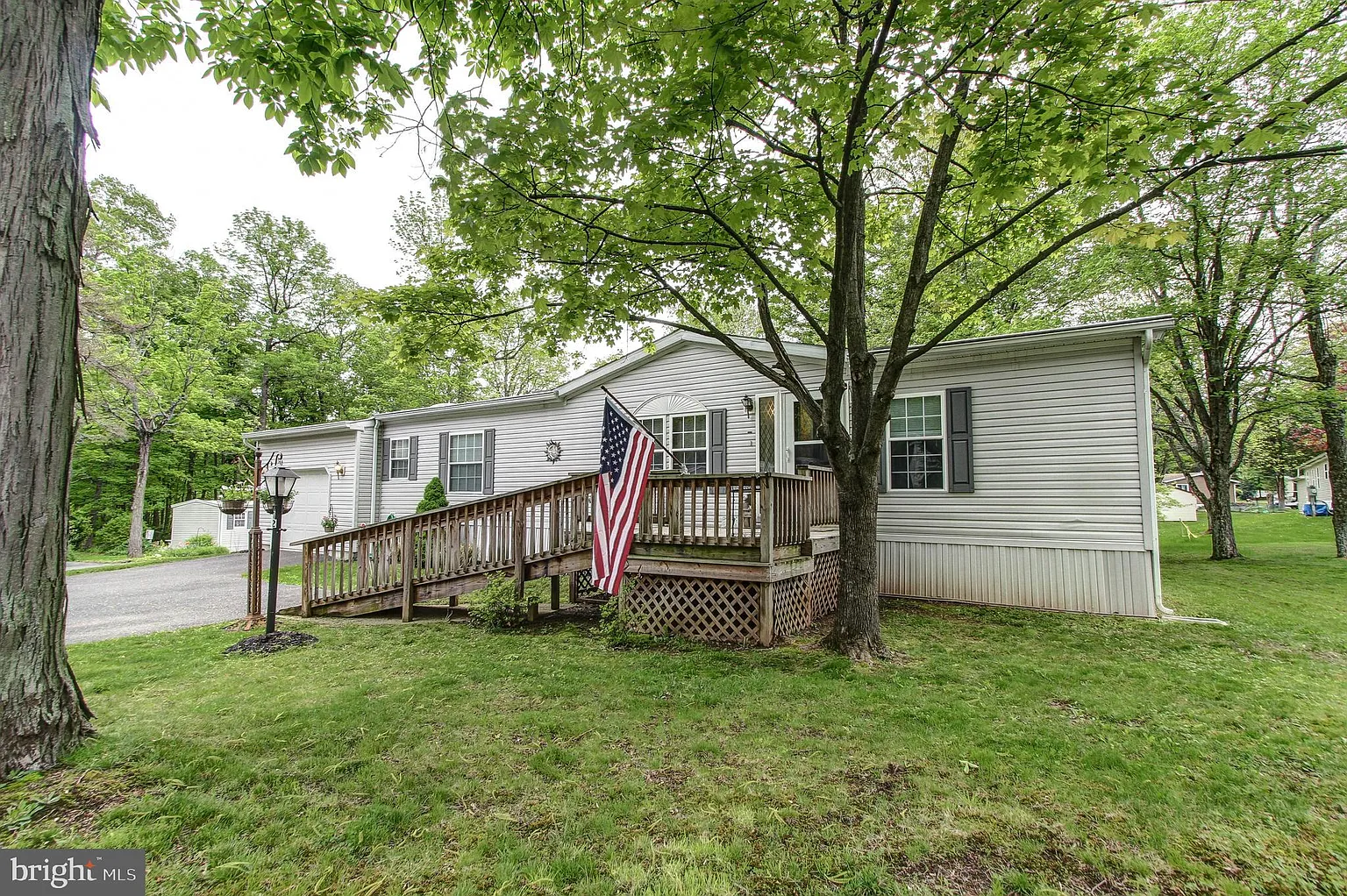 12 Hickory Dr photo 1