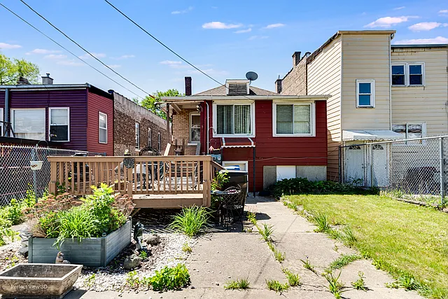 3 bed, 1.5 bath, 1400 sqft, $2,950 — Photo 3