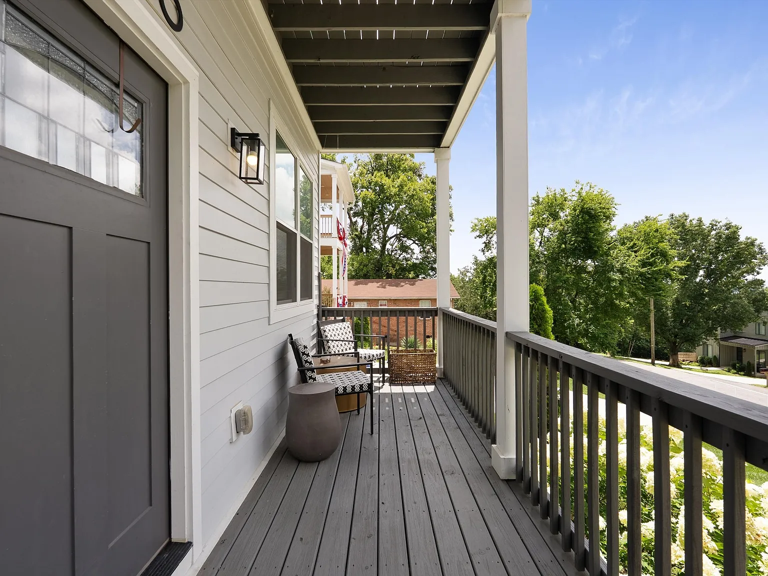 3 bed, 3.0 bath, 1936 sqft, $3,400 — Photo 3