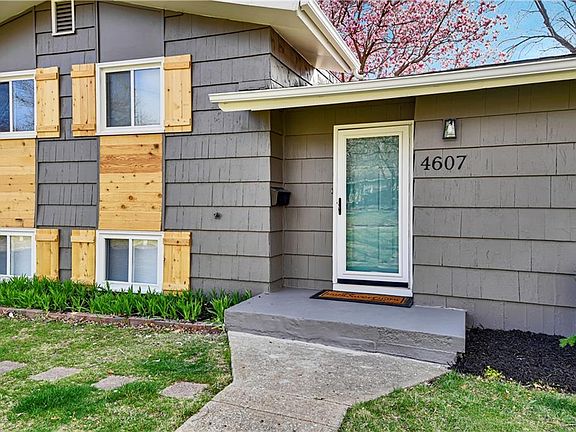 4th image of 4607 S Crysler Ave