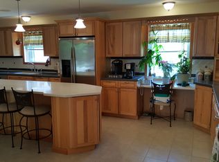 1111 Heritage Ln, Oregon, OH