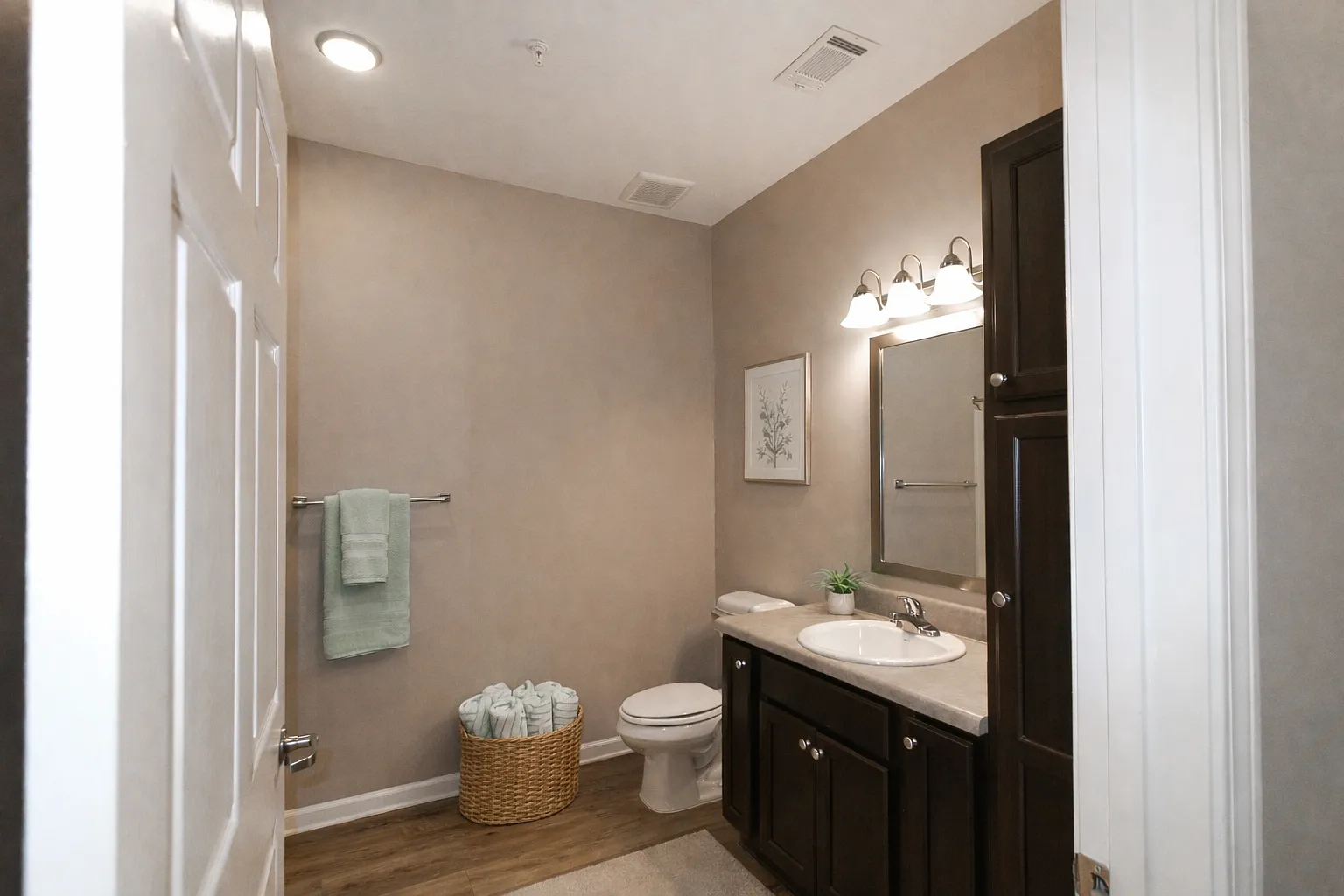 South Oak Apartments — Photo 4