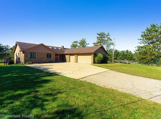 6575 Ridgewood Rd, Clarkston, MI 48346