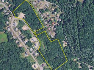 38 Forest Dr, Shavertown, PA 18708