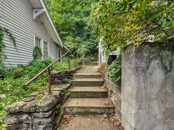 5th image of 152 Lake Street