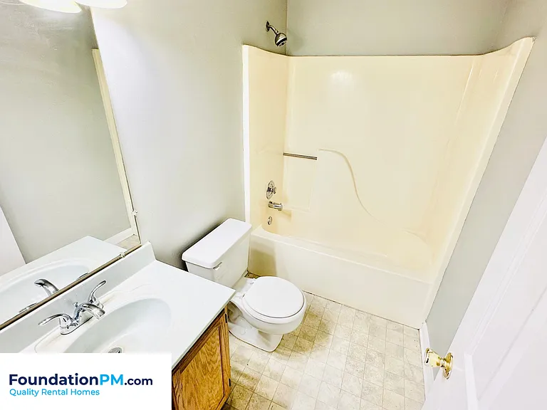 2663 Bay Pointe Cir W — Photo 13