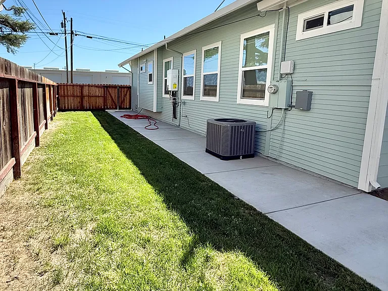 4701 Elm St — Photo 16