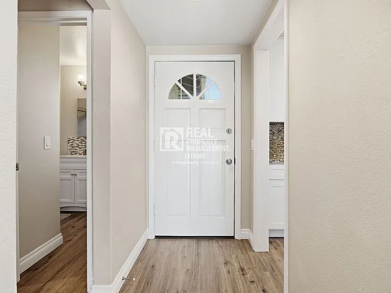 5082 Edinger Ave — Photo 14