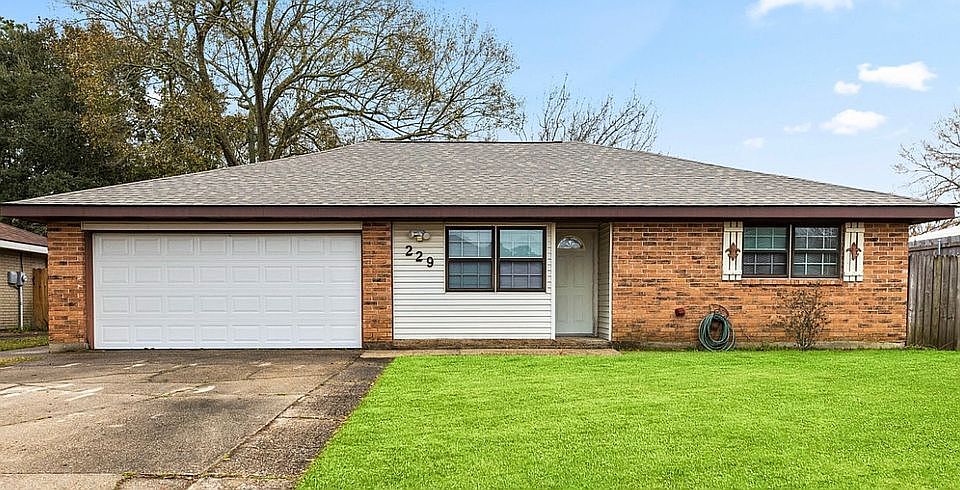 1st image of 229 Churchill Dr