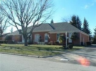 952 Meadow Ln, Xenia, OH 45385