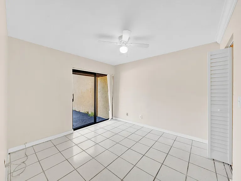 221 NW 43rd Pl — Photo 15