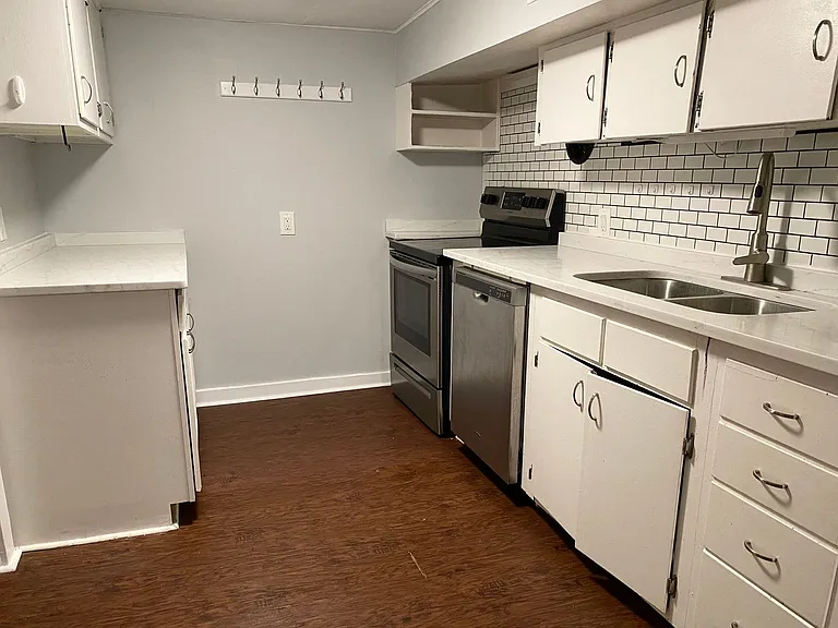 1002 N Aurora St — Photo 16