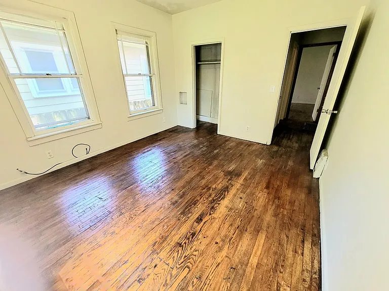 1700 W Smith St — Photo 5