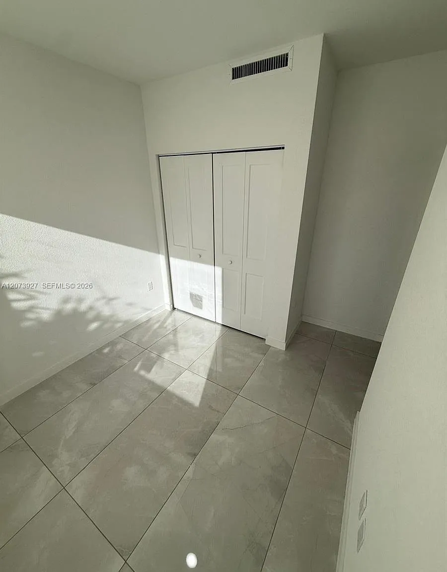 1 bed, 1.0 bath, 1608 sqft, $1,000 — Photo 3